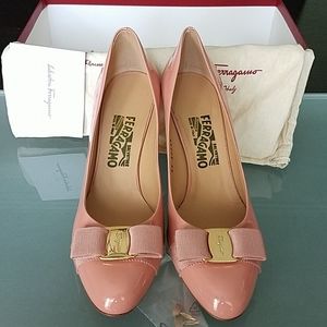 Salvatore Ferragamo Blush Patent Vera Bow Pumps 8C